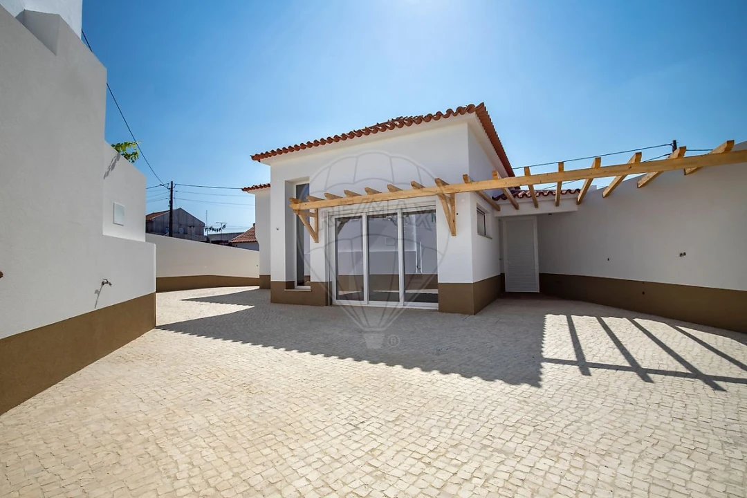 Moradia T3 para Venda em Bombarral e Vale Covo Foto 5