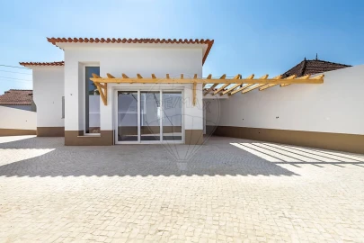 Moradia T3 para Venda em Bombarral e Vale Covo