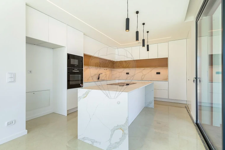 Moradia T4 para Venda em Ericeira Foto 10