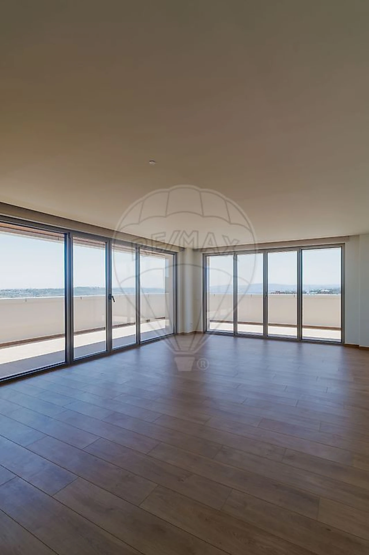 Apartamento T2 para Venda em Vialonga Foto 4