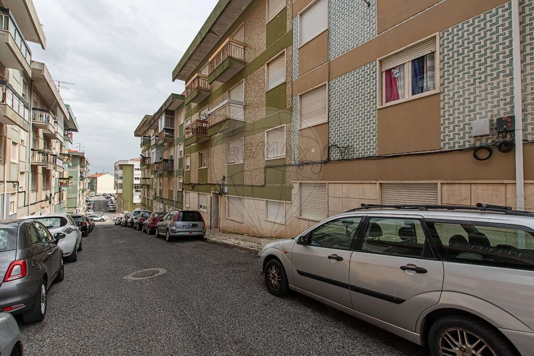 Apartamento T2 para Venda em Vialonga Foto 2