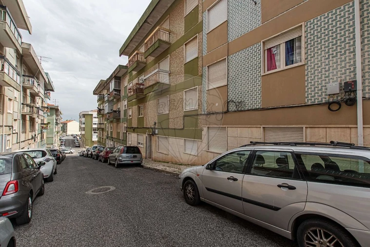 Apartamento T2 para Venda em Vialonga Foto 2