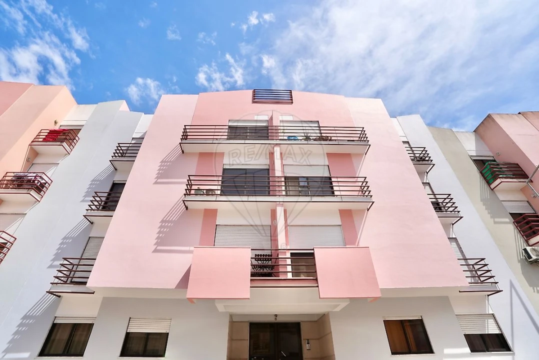 Apartamento T3 para Venda em Vialonga Foto 1