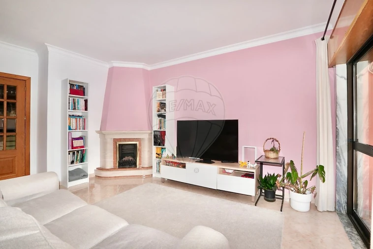 Apartamento T3 para Venda em Vialonga Foto 3