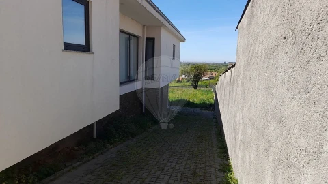 Moradia T3 para Venda em Salreu