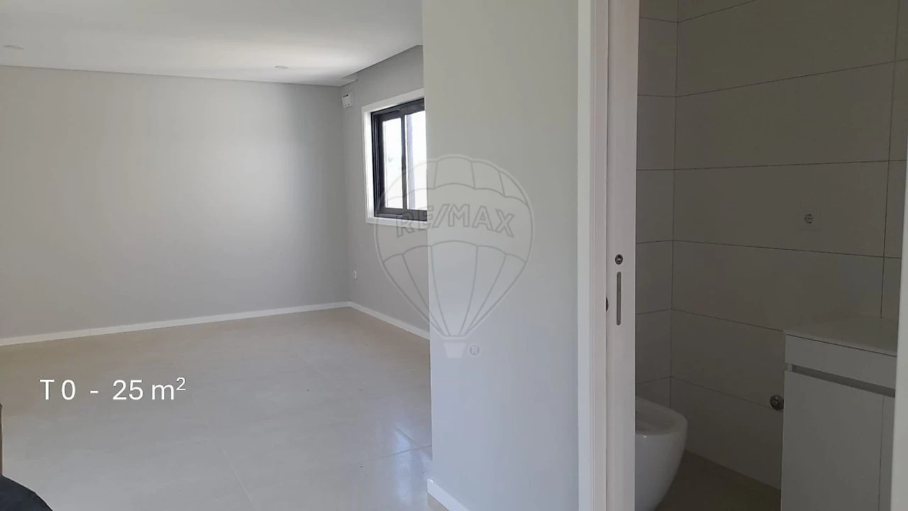 Moradia T3 para Venda em Salreu Foto 11