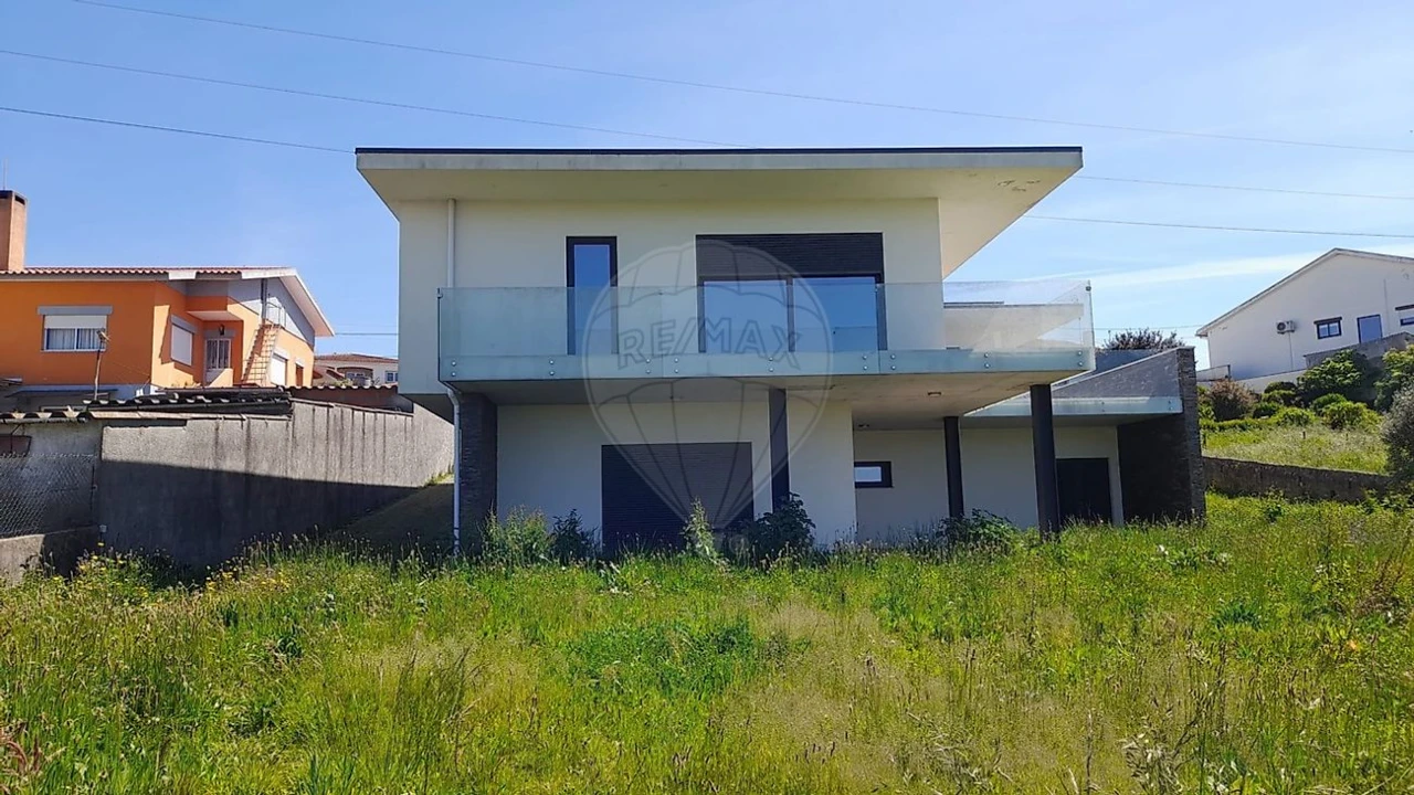 Moradia T3 para Venda em Salreu Foto 3