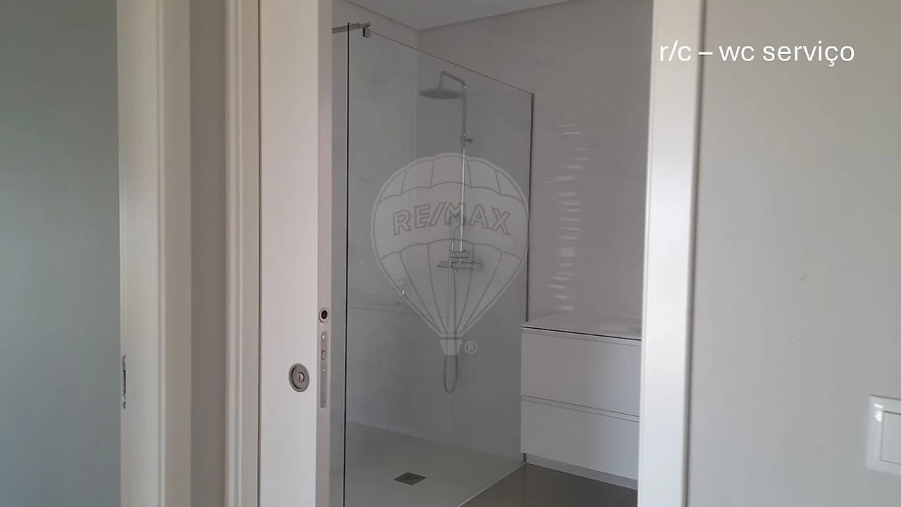 Moradia T3 para Venda em Salreu Foto 39