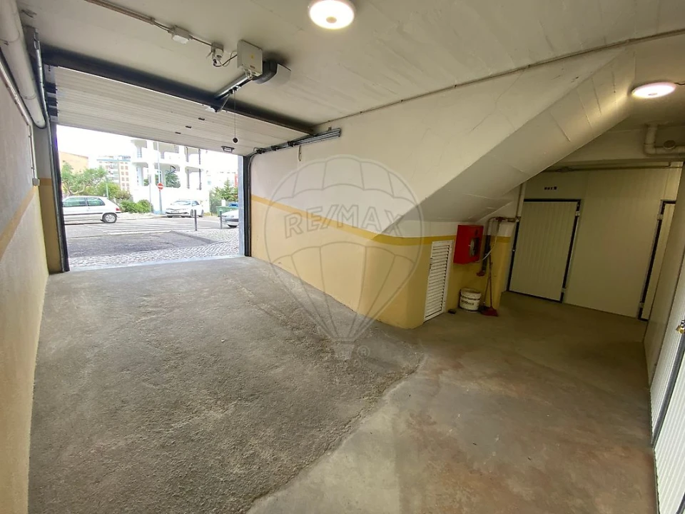 Garagem para Venda em Setubal (São Sebastião) Foto 3