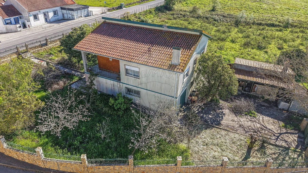 Moradia T2 para Venda em Santo Quintino Foto 9