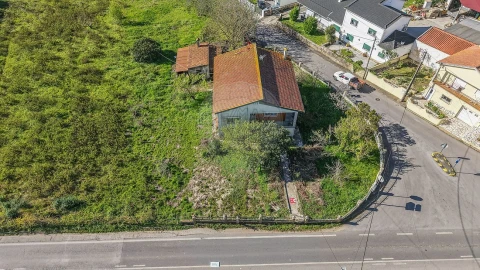 Moradia T2 para Venda em Santo Quintino