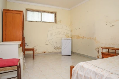 Moradia T2 para Venda em Santo Quintino