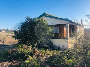 Moradia T2 para Venda em Santo Quintino