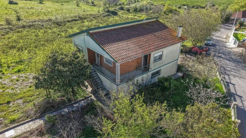 Moradia T2 para Venda em Santo Quintino