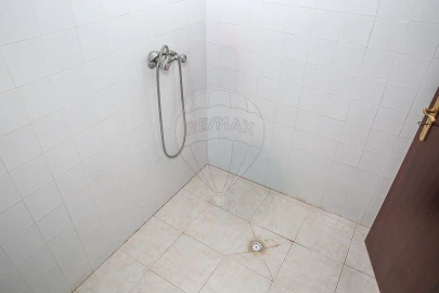 Moradia T2 para Venda em Santo Quintino