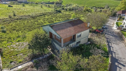 Moradia T2 para Venda em Santo Quintino