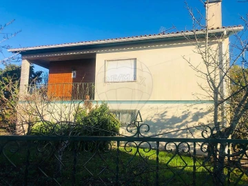 Moradia T2 para Venda em Santo Quintino