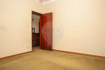 Moradia T2 para Venda em Santo Quintino