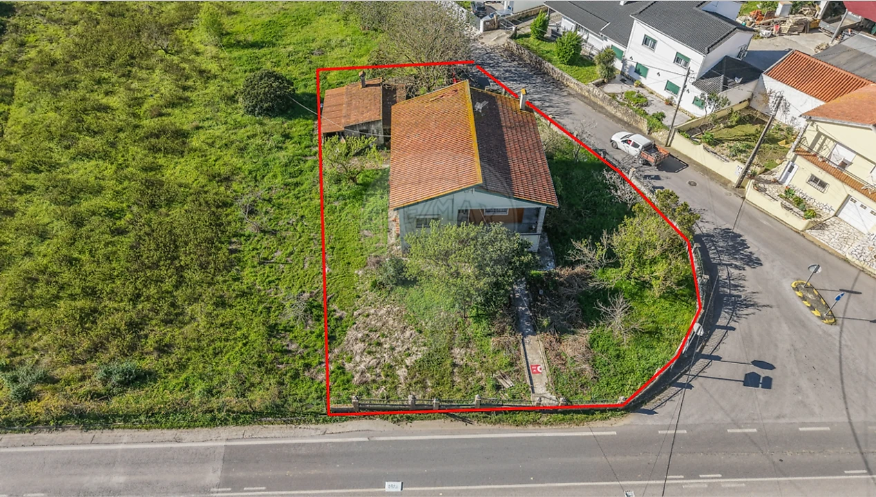 Moradia T2 para Venda em Santo Quintino Foto 46