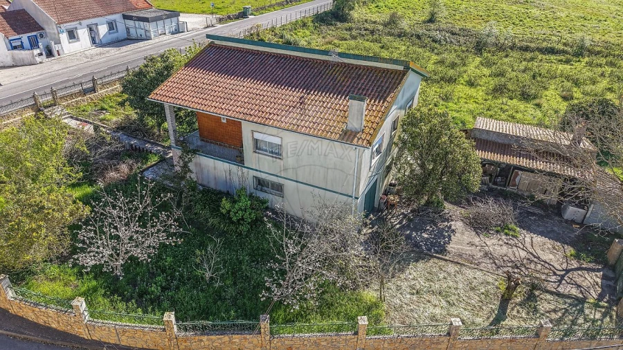 Moradia T2 para Venda em Santo Quintino Foto 9