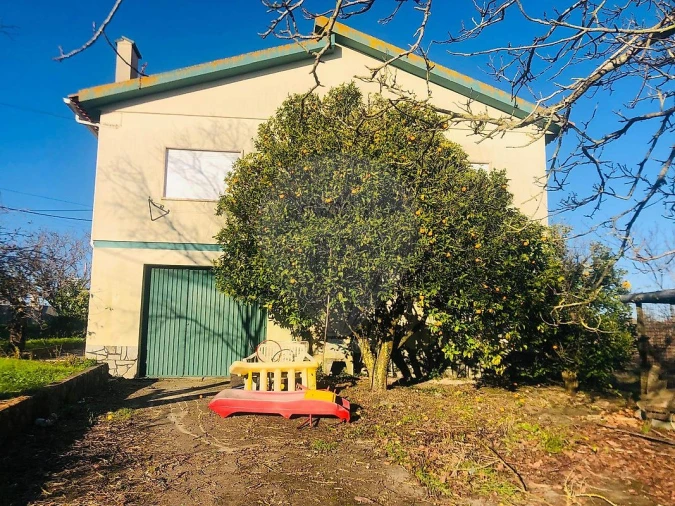 Moradia T2 para Venda em Santo Quintino Foto 3