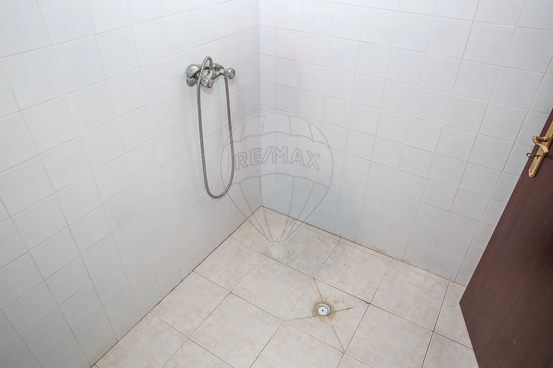 Moradia T2 para Venda em Santo Quintino Foto 31