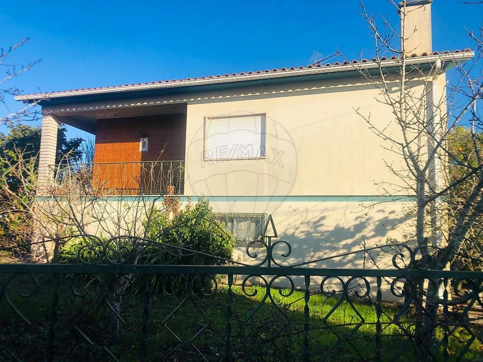 Moradia T2 para Venda em Santo Quintino Foto 5