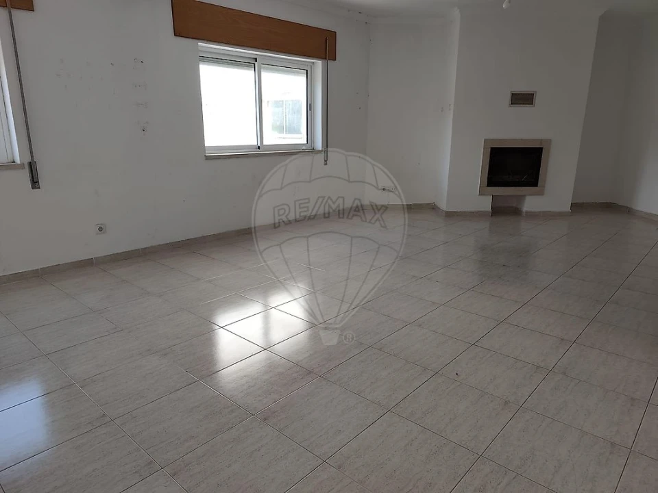 Apartamento T3 para Venda em Azambuja Foto 5