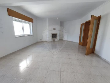 Apartamento T3 para Venda em Azambuja