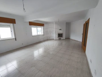 Apartamento T3 para Venda em Azambuja