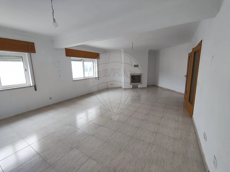 Apartamento T3 para Venda em Azambuja Foto 17