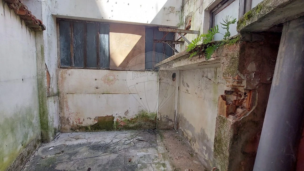 Apartamento T1 para Arrendamento em Rio Maior Foto 13