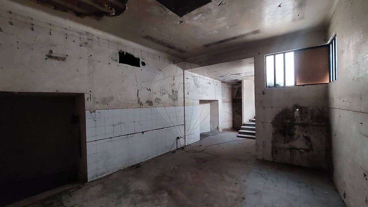 Apartamento T1 para Arrendamento em Rio Maior Foto 20