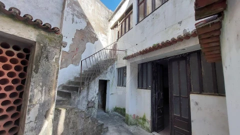 Apartamento T1 para Arrendamento em Rio Maior