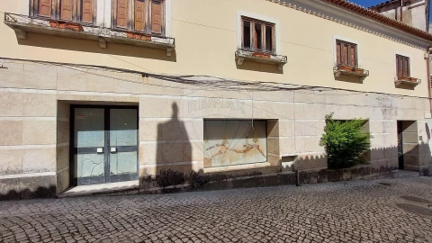 Apartamento T1 para Arrendamento em Rio Maior