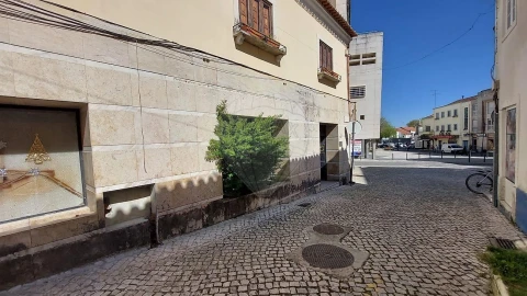 Apartamento T1 para Arrendamento em Rio Maior