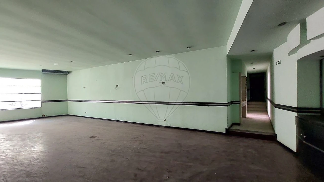 Apartamento T1 para Arrendamento em Rio Maior Foto 28