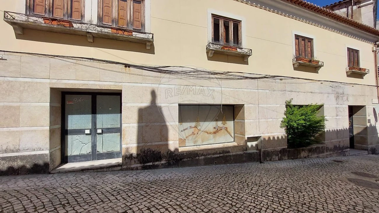 Apartamento T1 para Arrendamento em Rio Maior Foto 43