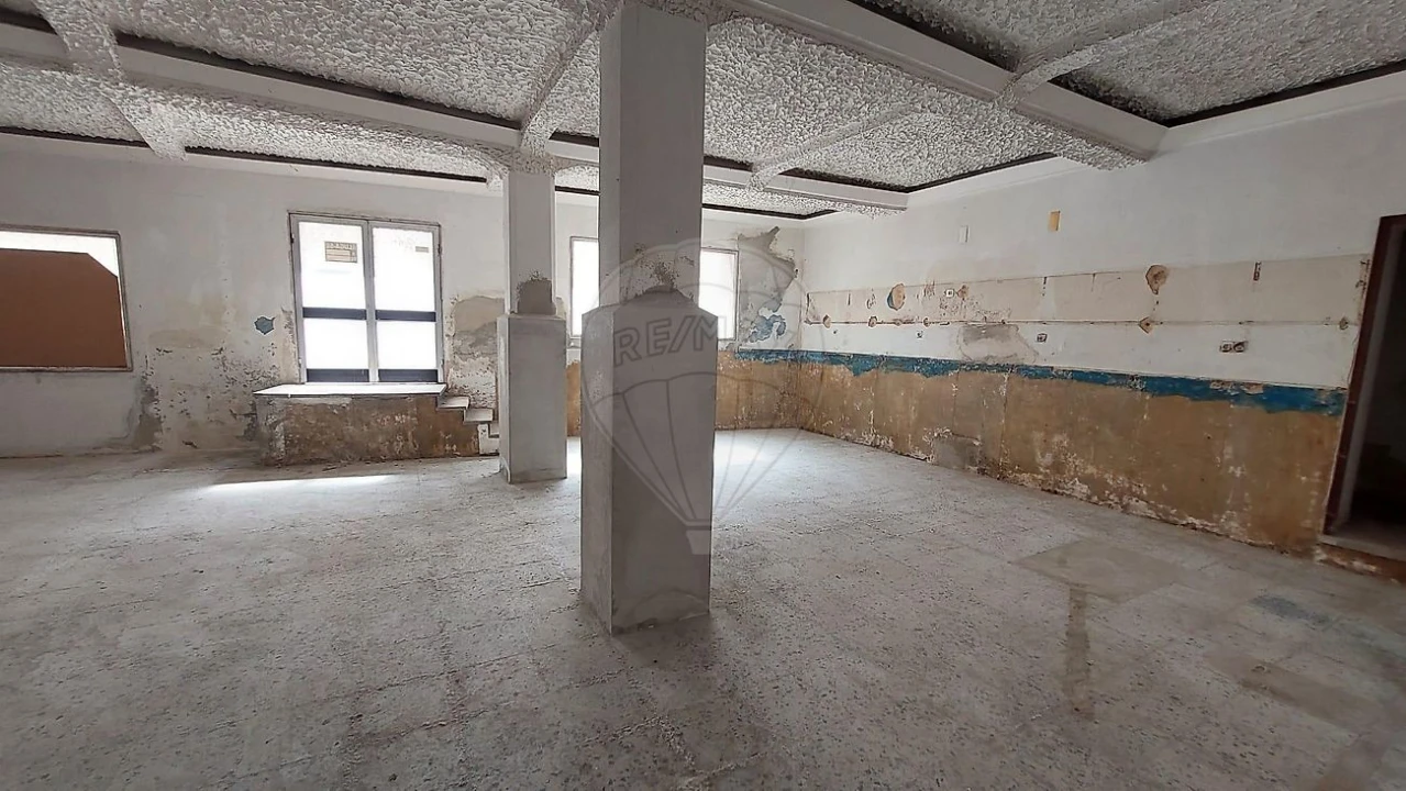 Apartamento T1 para Arrendamento em Rio Maior Foto 7