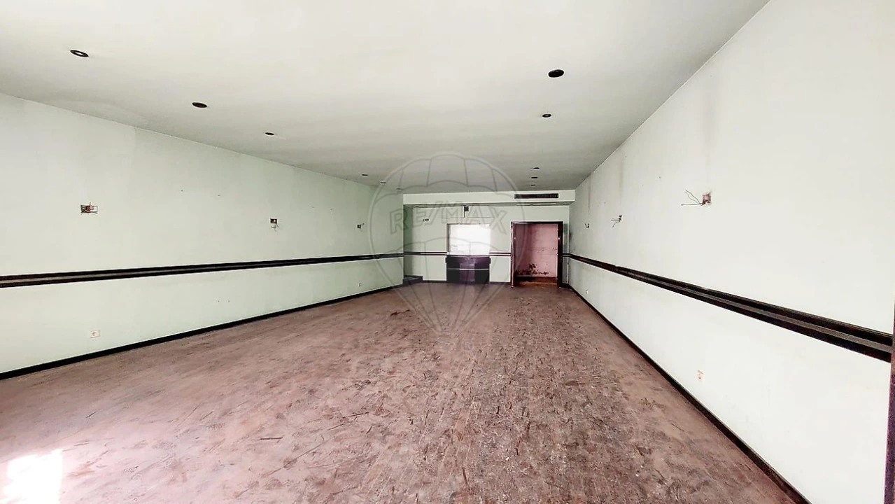 Apartamento T1 para Arrendamento em Rio Maior Foto 38