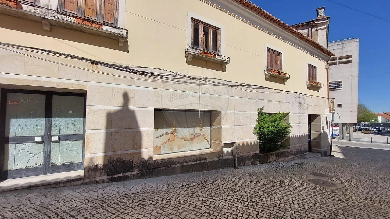 Apartamento T1 para Arrendamento em Rio Maior Foto 41