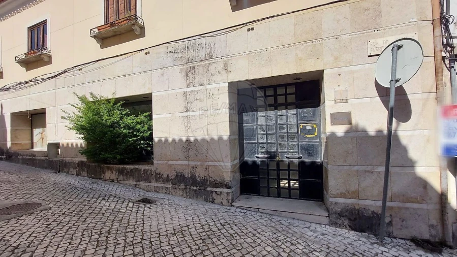 Apartamento T1 para Arrendamento em Rio Maior Foto 46