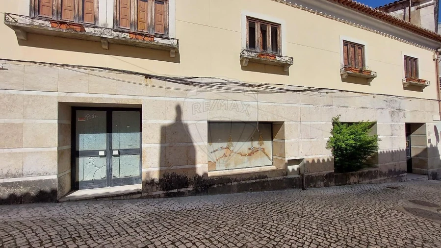 Apartamento T1 para Arrendamento em Rio Maior Foto 43