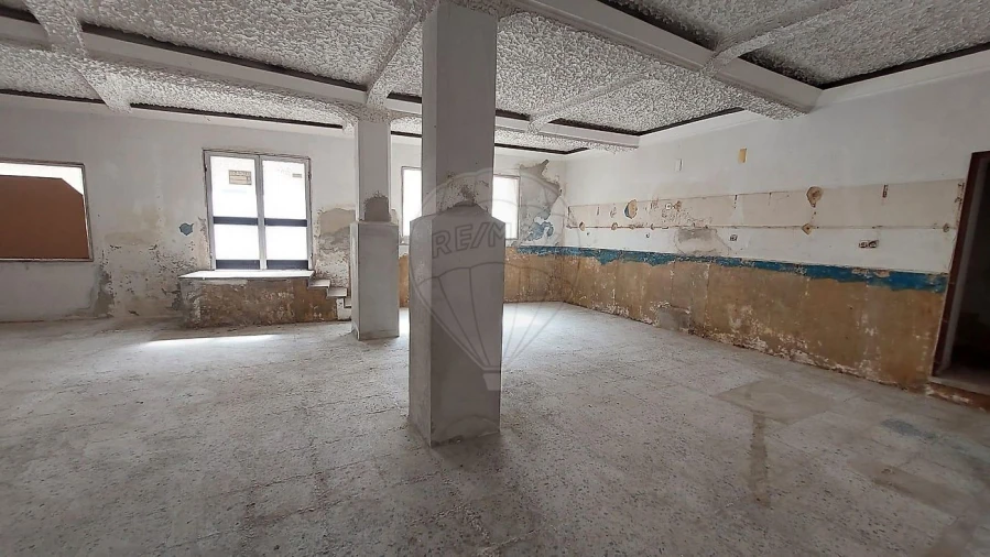 Apartamento T1 para Arrendamento em Rio Maior Foto 7