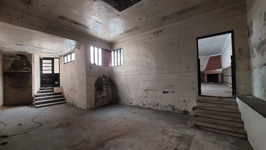 Apartamento T1 para Arrendamento em Rio Maior Foto 12