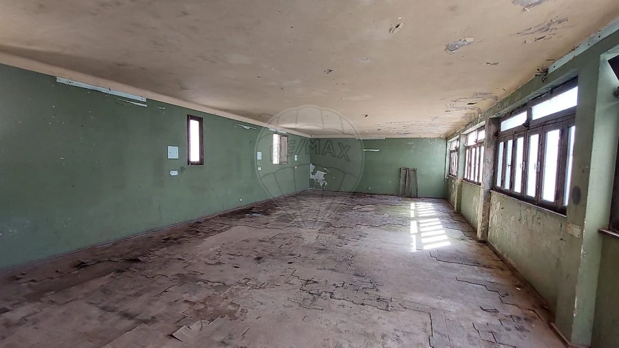 Apartamento T1 para Arrendamento em Rio Maior Foto 16