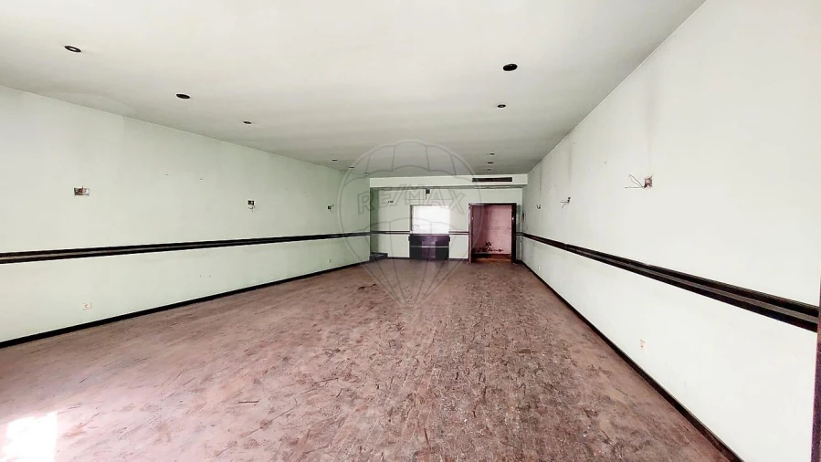 Apartamento T1 para Arrendamento em Rio Maior Foto 38