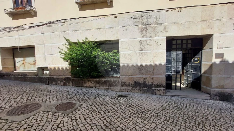Apartamento T1 para Arrendamento em Rio Maior Foto 44