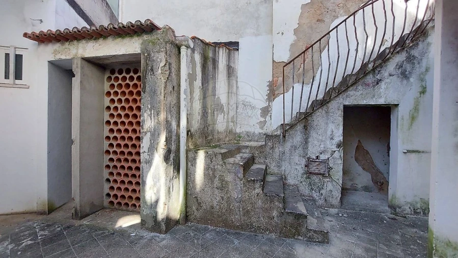 Apartamento T1 para Arrendamento em Rio Maior Foto 17