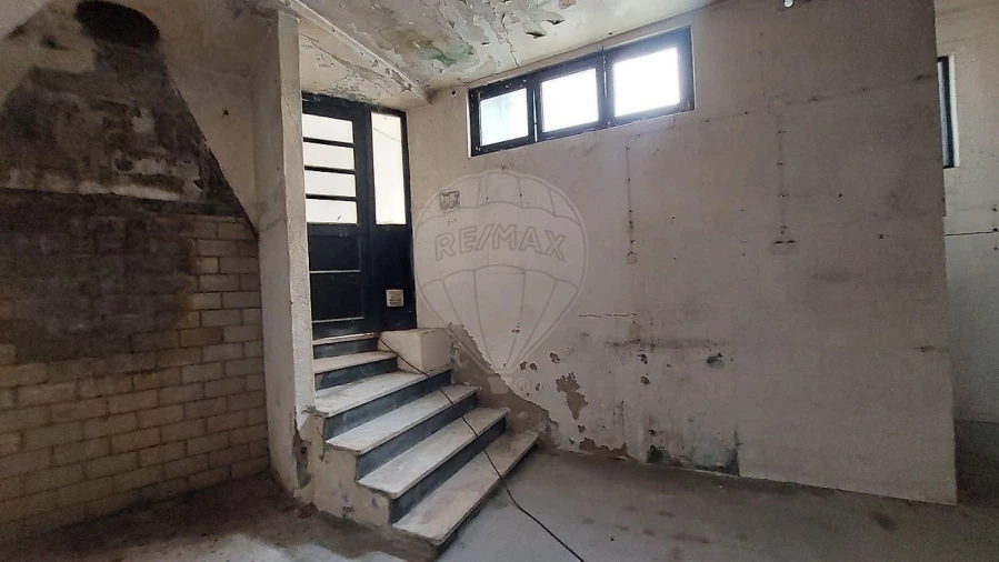 Apartamento T1 para Arrendamento em Rio Maior Foto 26